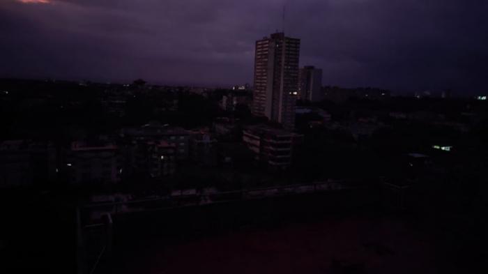 Куба полностью осталась без электричества
                28 сентября 2022, 12:45