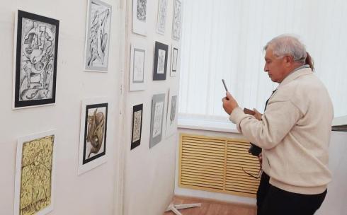 Мир и я: персональная выставка Жаната Комутова действует в Караганде