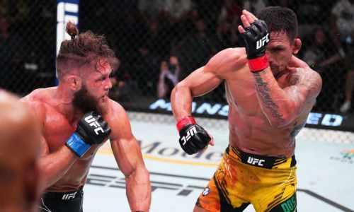 Экс-чемпион UFC узнал следующего соперника после поражения уроженцу Казахстана