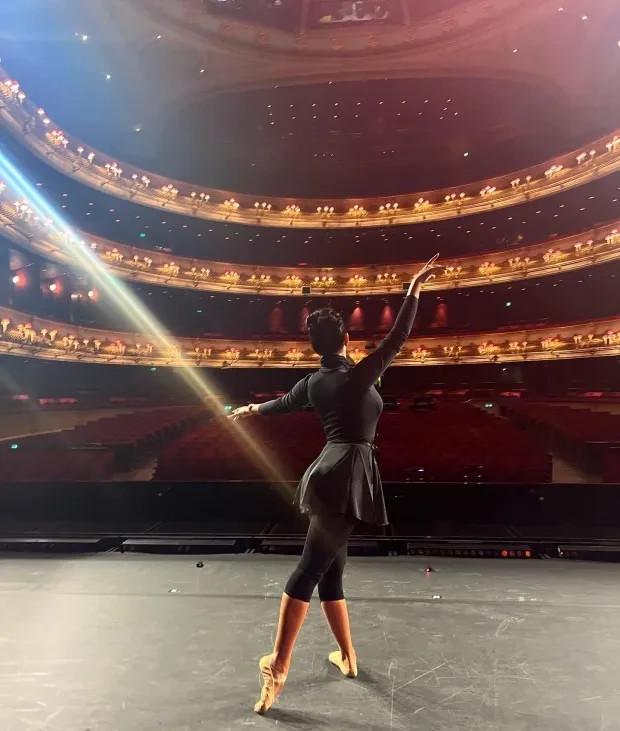 «Мечта сбылась». Девушка Роналду станцевала балет на сцене Королевского театра в Лондоне