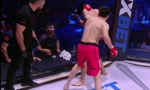 Видео жестокого нокаута в бою Казахстан vs Узбекистан на турнире по ММА