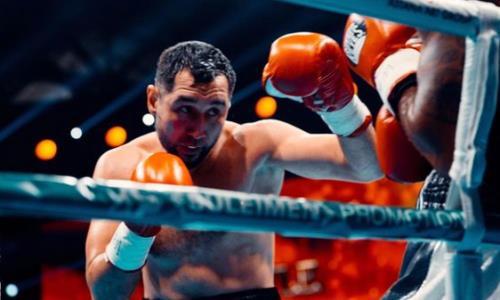 Именитый казахстанский боксер получил дату и место боя с непобежденным чемпионом WBA