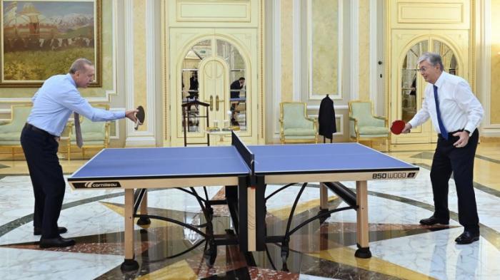 Токаев и Эрдоган снова сыграли в настольный теннис
                12 октября 2022, 19:36