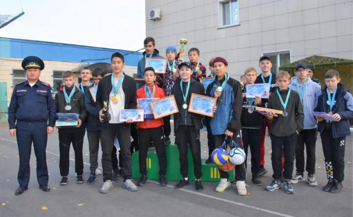 В Петропавловске прошёл городской чемпионат по пожарно-спасательному спорту среди школьников
