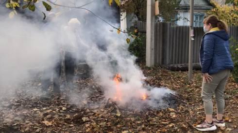 Экологи призывают карагандинцев не сжигать опавшую листву