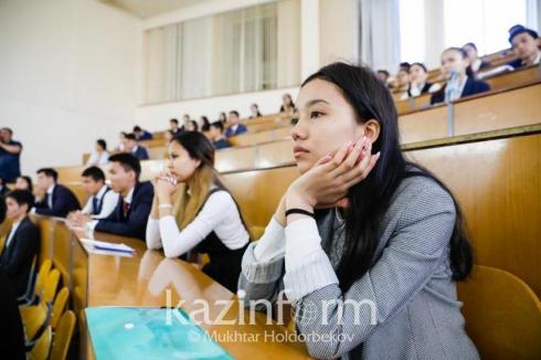 Казахстанские студенты получили возможность обучаться в двух ведущих вузах РФ - Президент РК