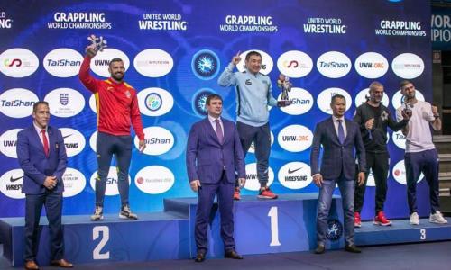 Молодежная сборная Казахстана по грэпплингу после «ночевки» на полу аэропорта заняла первое место на чемпионате мира