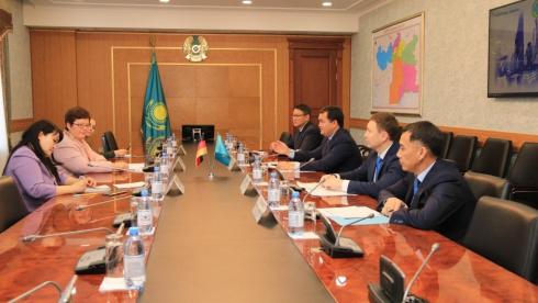 Аким Карагандинской области встретился с послом Германии в Казахстане