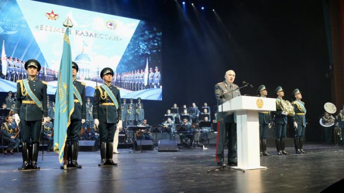 Военные выступили с праздничным концертом во Дворце Республики
                26 октября 2022, 10:21