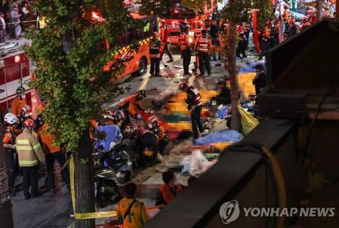 Более 150 человек погибли в результате давки в Сеуле. Среди погибших студентка из Казахстана
