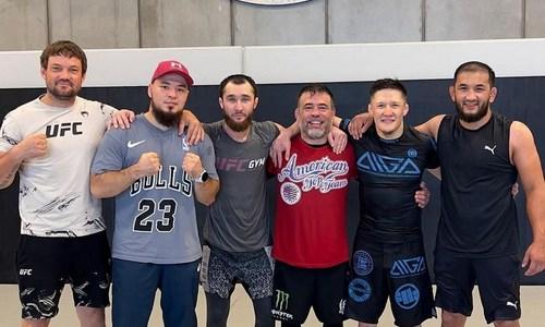 Казахстанские бойцы UFC приступили к тренировкам в США