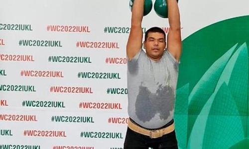 Учитель НВП из Атырау высказался о победе на чемпионате мира по гиревому спорту