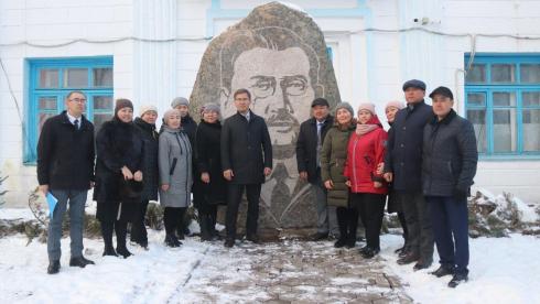 Памятник Ахмету Байтурсынову открыли в Каркаралинске
