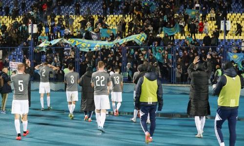 Футболист сборной Казахстана получил неожиданный подарок с трибуны после поражения от Узбекистана. Видео