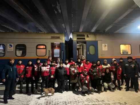 Карагандинцы поддержали пассажиров задержанных из-за схода вагонов поездов