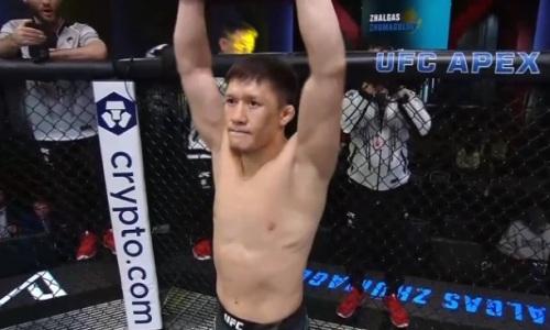 Жумагулова признали победителем после поражения в UFC