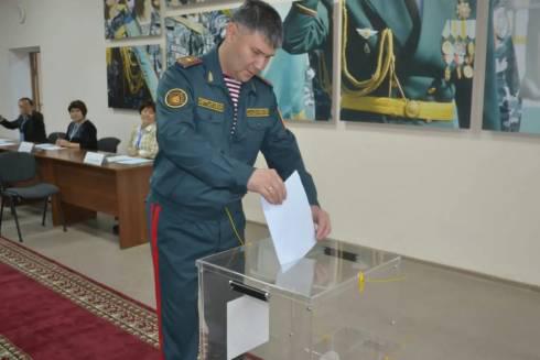 В Караганде военнослужащие Национальной гвардии проголосовали на выборах