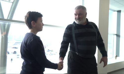 Появилось видео встречи юного хоккеиста с толкнувшим его тренером в Казахстане