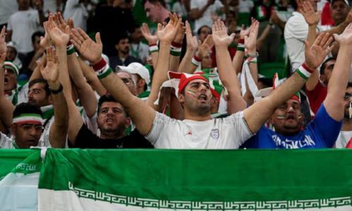 Болельщики сборной Ирана подрались друг с другом после матча ЧМ-2022 с США. Видео