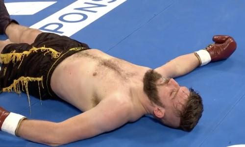«Кошмарный» боксер оформил чудовищный нокаут в первом раунде. Видео