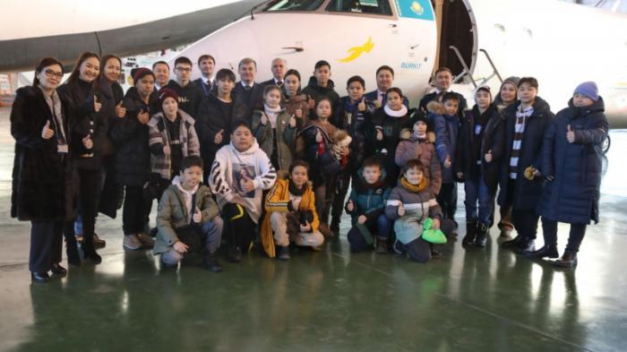 Детям показали правительственный самолет и президентский вертолет
                12 декабря 2022, 10:20