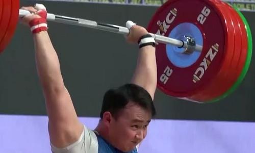 Казахстан завоевал вторую медаль ЧМ-2022 по тяжелой атлетике