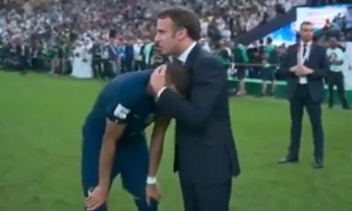 Появилось трогательное видео с президентом Франции и Мбаппе после проигранного финала ЧМ-2022