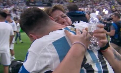 Встреча Месси с мамой после матча с Францией попала на видео