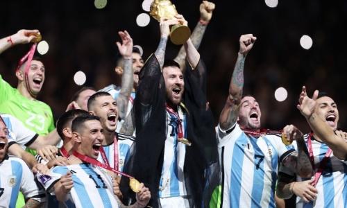 В раздевалку сборной Аргентины занесли 10 миллионов долларов за победу на ЧМ-2022. Фото