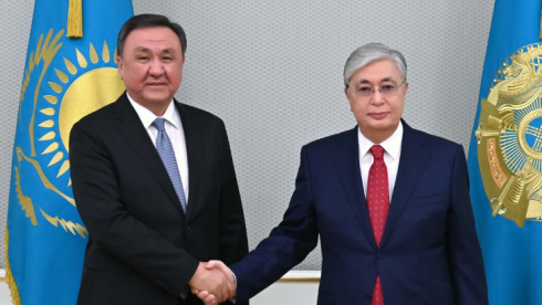 Президент РК принял Генсека Организации тюркских государств Кубанычбека Омуралиева