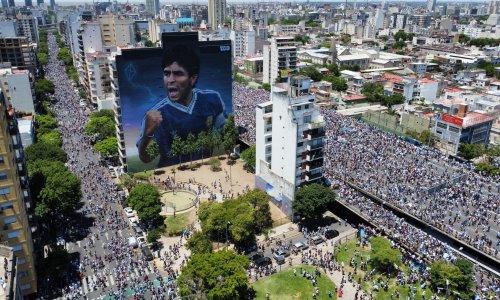 Миллионы фанатов вышли встречать игроков сборной Аргентины после победы на ЧМ-2022. Видео