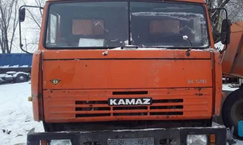 В Караганде устроившему аварию на теплотрассе водителю «КамАЗа» грозит штраф