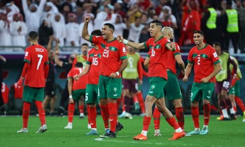 Игроки сборной Марокко привели неожиданных гостей на прием к королю после сенсации на ЧМ-2022. Видео