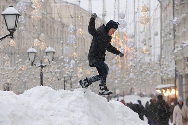 Bloomberg: снежный шторм вызвал рекордный спад добычи природного газа в США