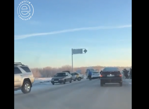 На Шахтинском шоссе  произошло ДТП с участием двух автомашин «Тойота» и «ГАЗель»