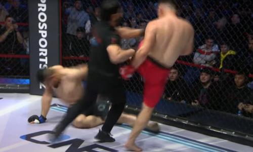Действия первого казаха в истории UFC во время боя потрясли эксперта из США. Видео