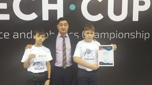 Команда юных робототехников из Сарани завоевала первое место на чемпионате в Алматы