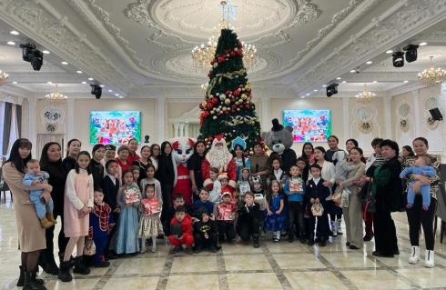 Центр поддержки многодетных семей «Шаңырақ» подарил детям Карагандинской области праздник