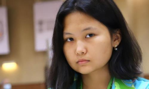 18-летняя Бибисара Асаубаева ответила на вопрос о своем молодом человеке
