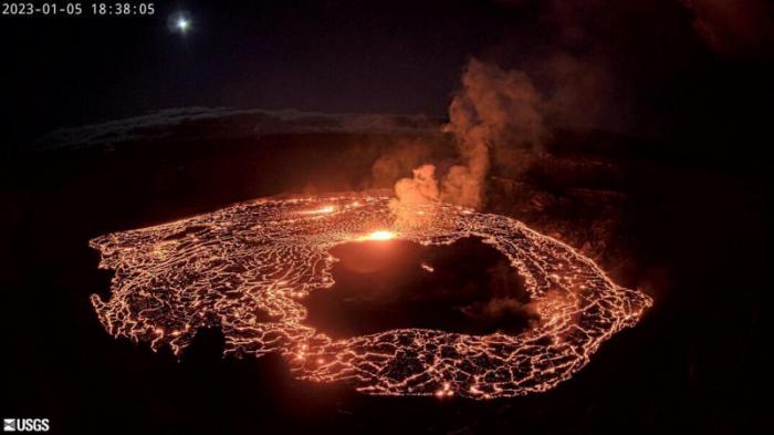 Извержение вулкана возобновилось на Гавайях
                06 января 2023, 17:45