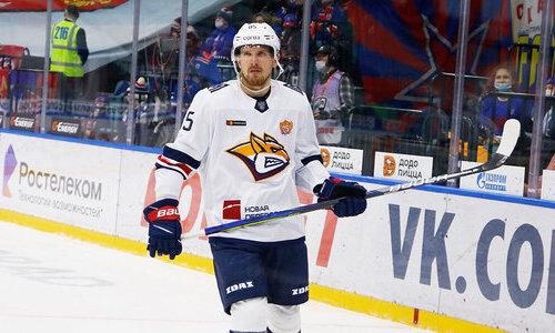 Шайба хоккеиста сборной Казахстана позволила клубу КХЛ приблизиться к лидеру конференции