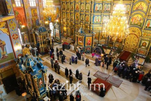 Православные Казахстана отмечают Рождество