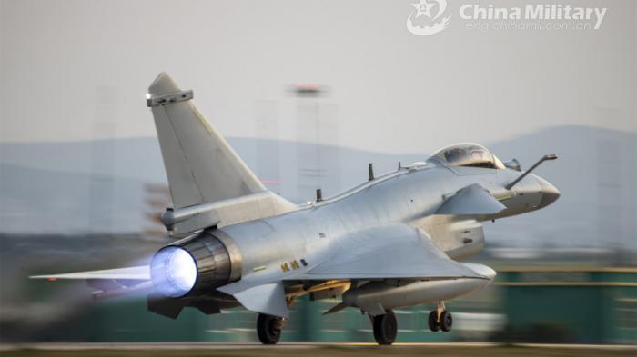 Военные самолеты КНР вошли в зону ПВО Тайваня четвертый раз за неделю
                11 января 2023, 15:21