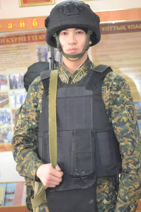 Военнослужащий Нацгвардии заметил и задержал закладчика наркотиков в Караганде