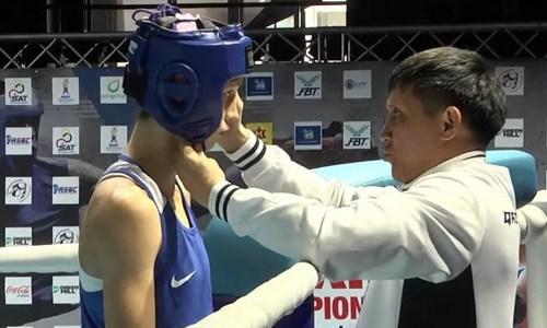 Казахстанская боксерша дважды отправила в нокдаун и удосрочила хозяйку ринга на ЧА-2023 до 22 лет