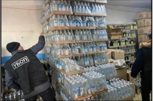Более 35 тысяч бутылок контрафактного алкоголя изъяли полицейские в Караганде