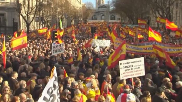 В Мадриде более 30 тысяч человек вышли на митинг и требуют отставки правительства
                22 января 2023, 16:32