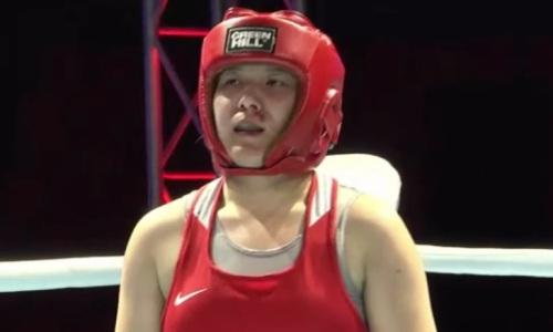 Казахстан шокирующе выступил в женских полуфиналах ЧА-2023 по боксу до 22 лет
