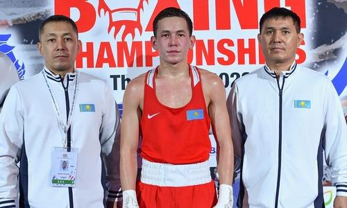 Казахстанский боксер победил кыргызстанца и вышел в финал ЧА-2023 до 22 лет
