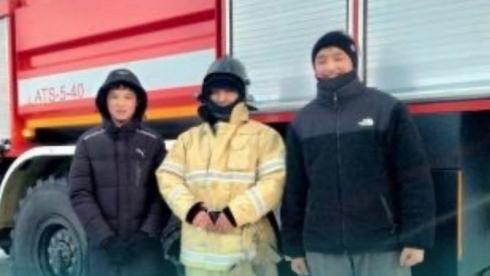 Братья-школьники спасли соседей от пожара в Караганде